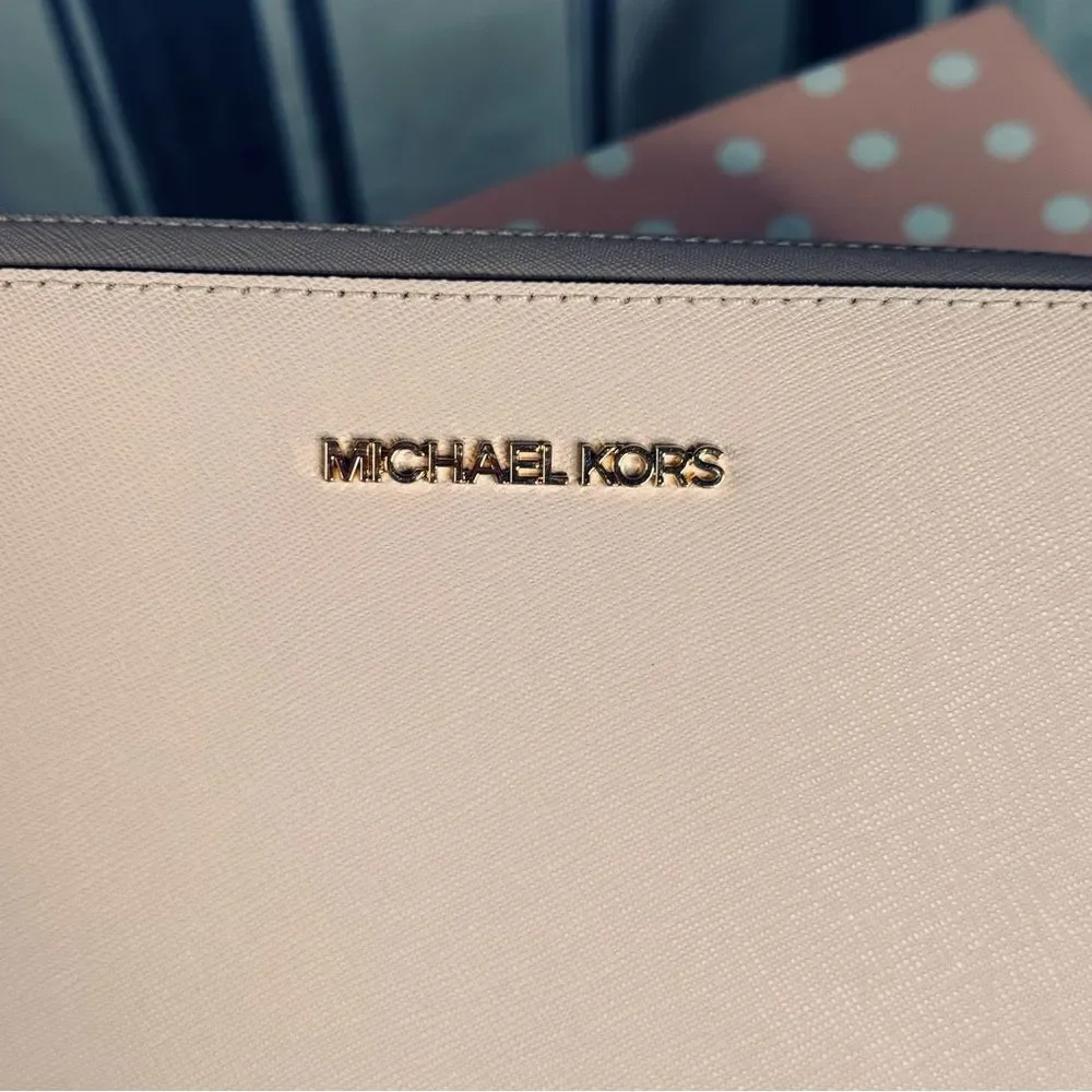 Michael Kors Jet Set Large East West Powder Blush Leather Crossbody Bag